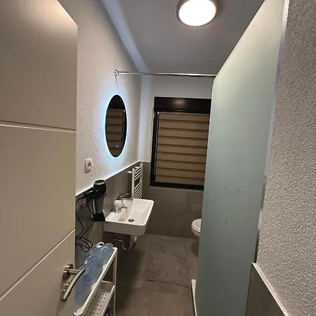 アパート Ma - Free Parking, Free Wifi, Relax & Coffee, ドゥイスブルグ